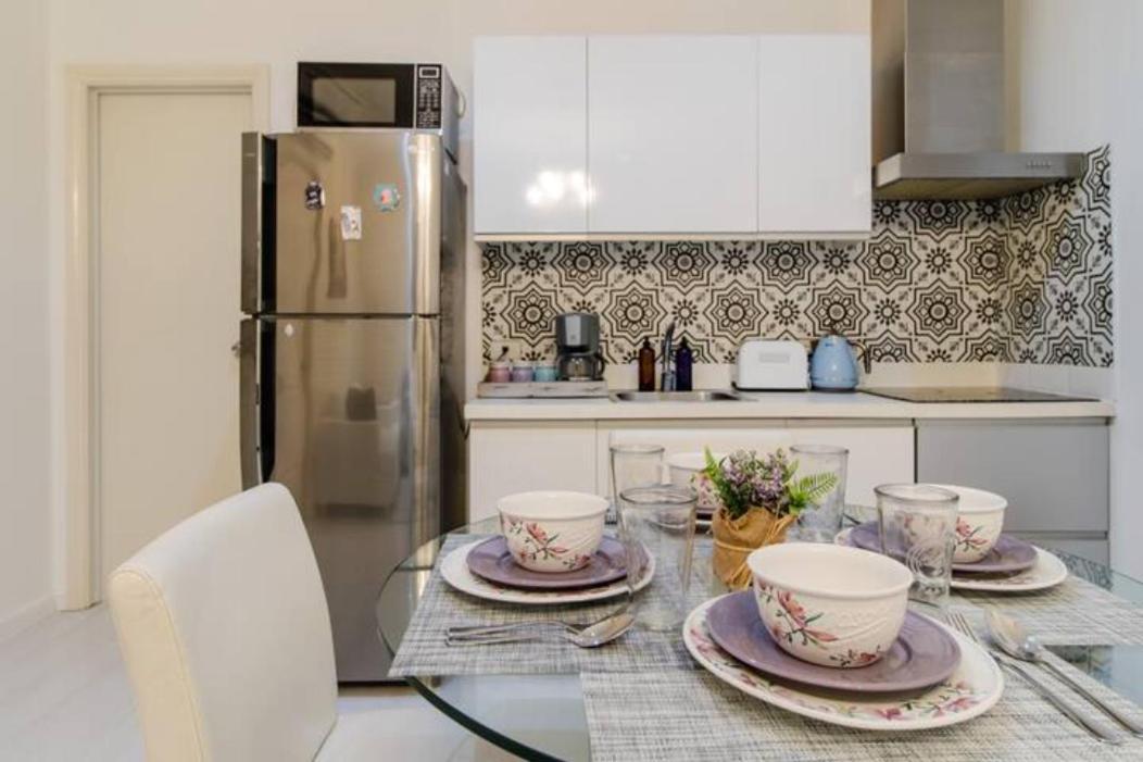 The Gramercy Residences Manila Exterior photo